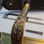 دستگیره درب مدل کلاسیک ست کامل F8536 - تصویر 6