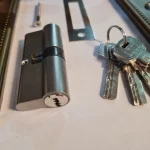 دستگیره درب مدل کلاسیک ست کامل F8536 - تصویر 7